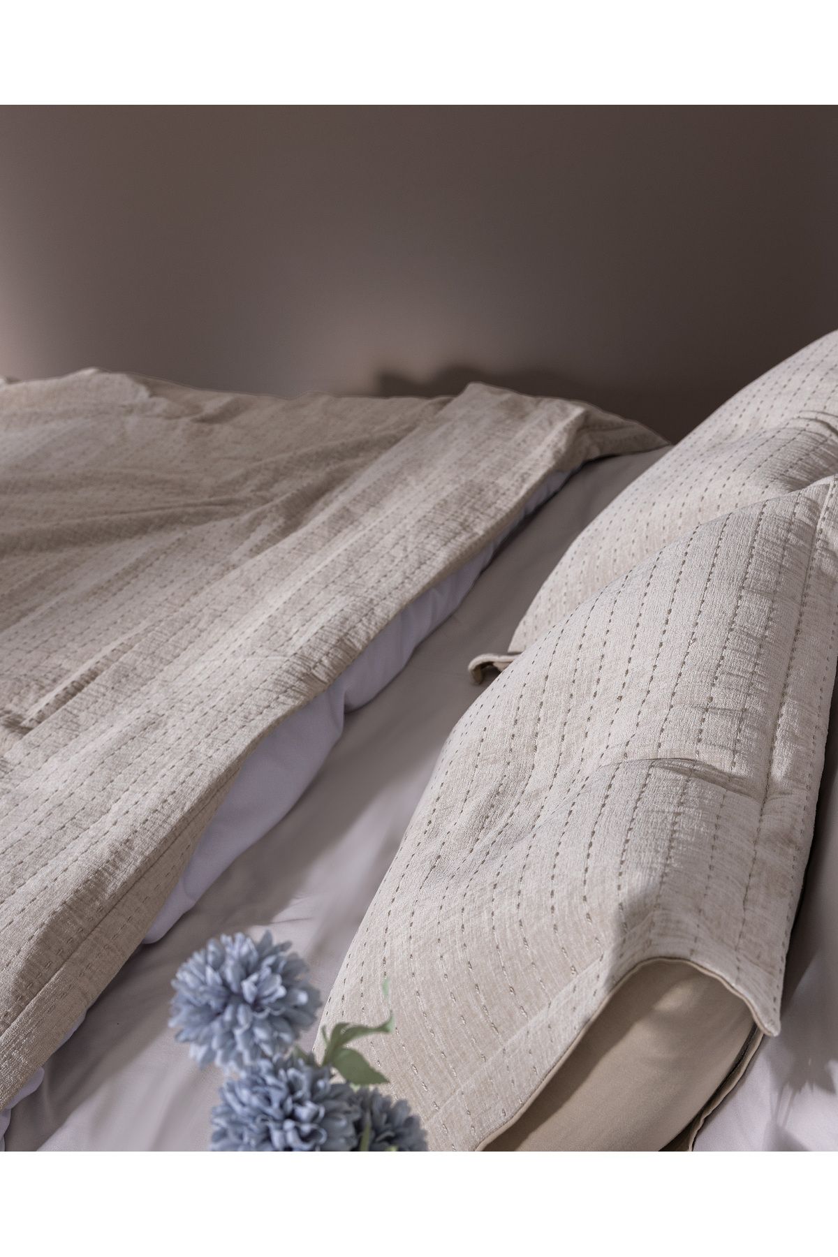 Madame Coco-Feolette Double Bedspread - Ecru 5