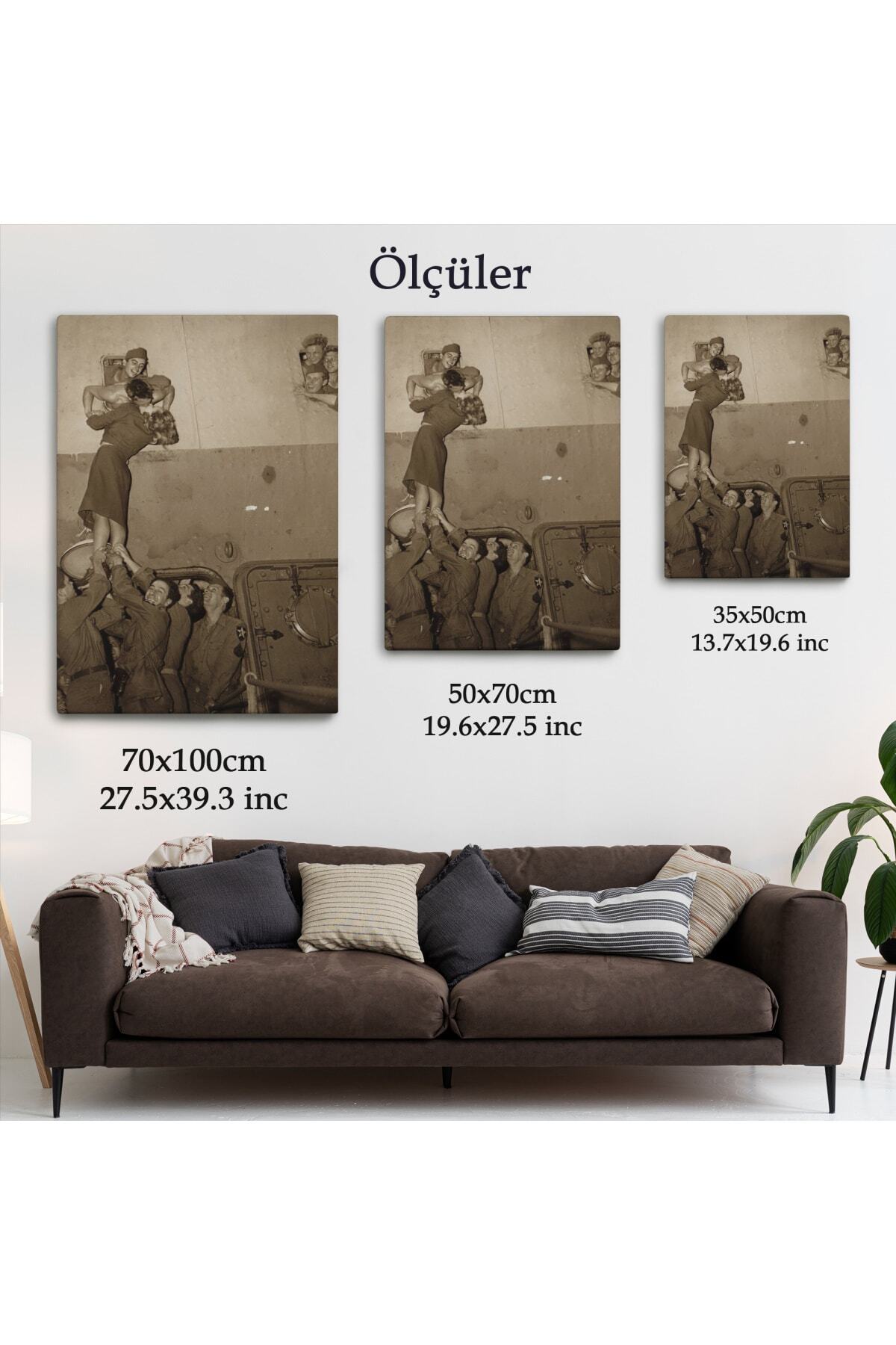 Marlene Dietrich Tutkuyla Öpüşerek Ikinci Dünya Savaşından Eve Döndü Kanvas Tablo görsel 6