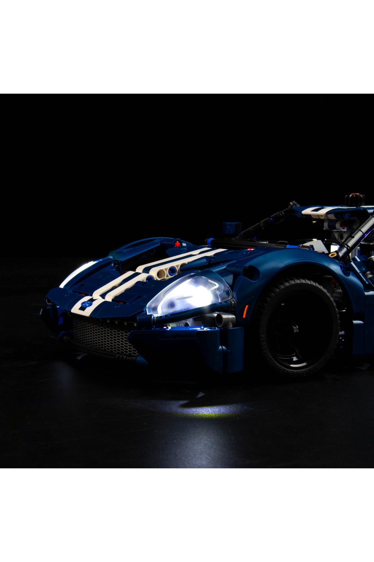 مجموعه چراغ LED لازیشی مدل 42154 بلوکهای ساختمانی خودروی فورد GT مدل 2022 (بدون شامل بودن آجرهای مدل)