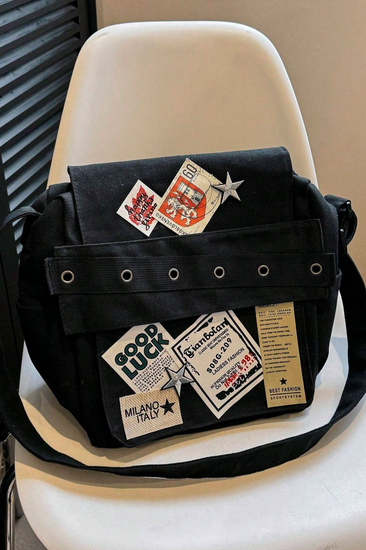 Köstebek-Black Good Luck Patch Printed Postman Shoulder Bag 2