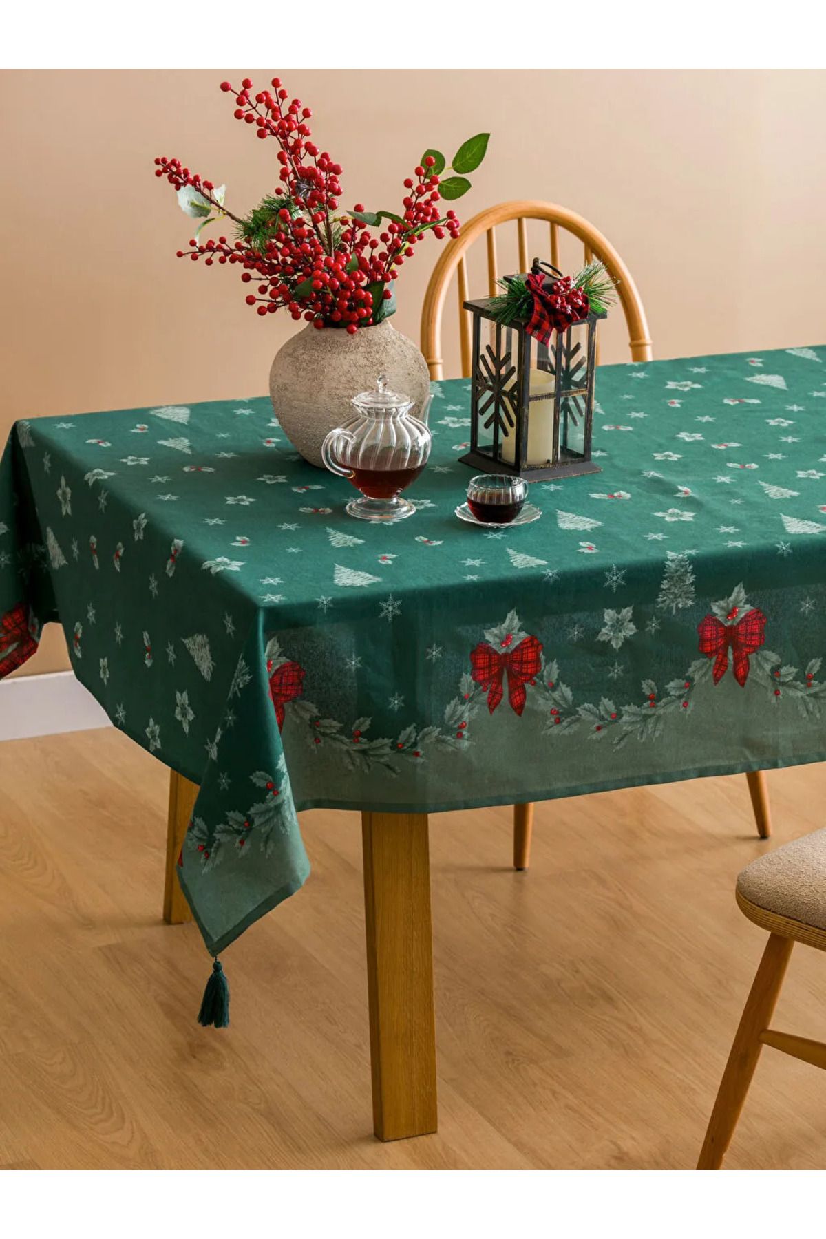 LC Waikiki-Lcw Mixed Christmas Themed Tablecloth 150X200 cm 1