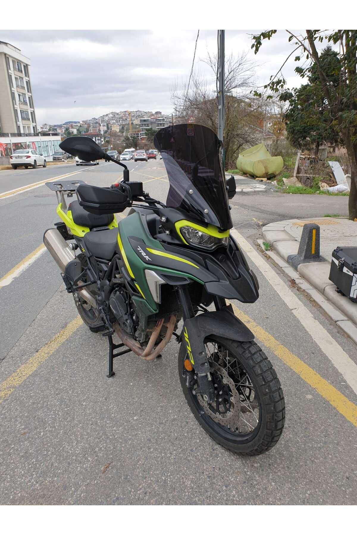 Benelli TRK 702 X Siperlik Ön Cam 2025 Model 51cm Siyah Renkli 4mm 2. TASARIM