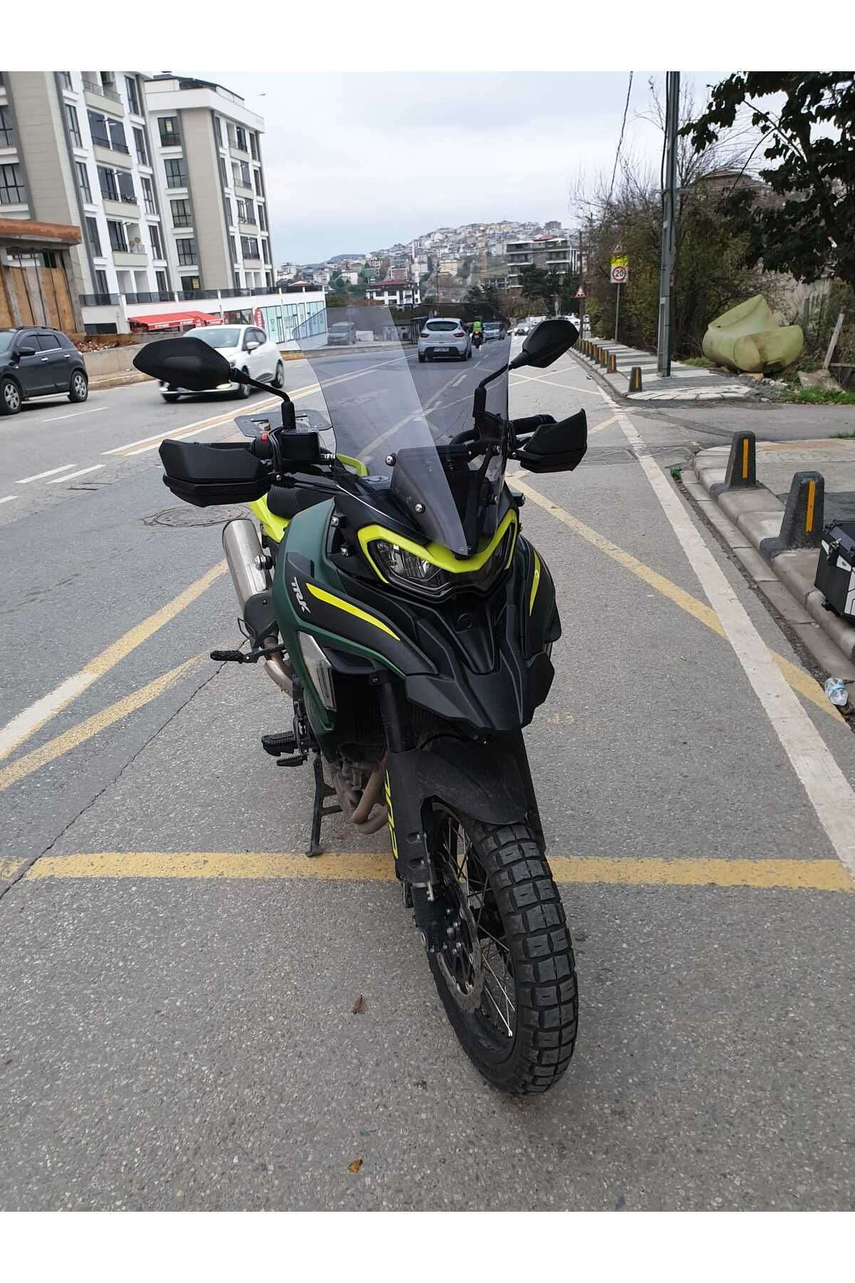 Benelli TRK 702 X Siperlik Ön Cam 2025 Model 51cm Füme Renkli 4mm 4mm 1. TASARIM