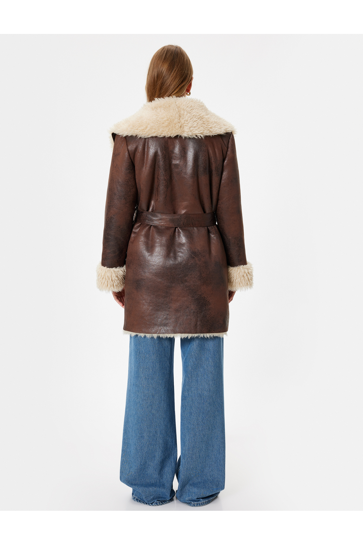 Koton  Suni Deri Kaban Oversize Yakası Suni Kürklü Kemerli Cepli - Görsel 4