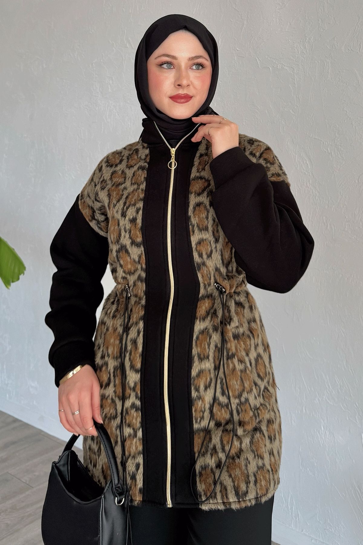 InStyle Șapcă Neagră Cu Model Leopard Garnish Femeie - 38
