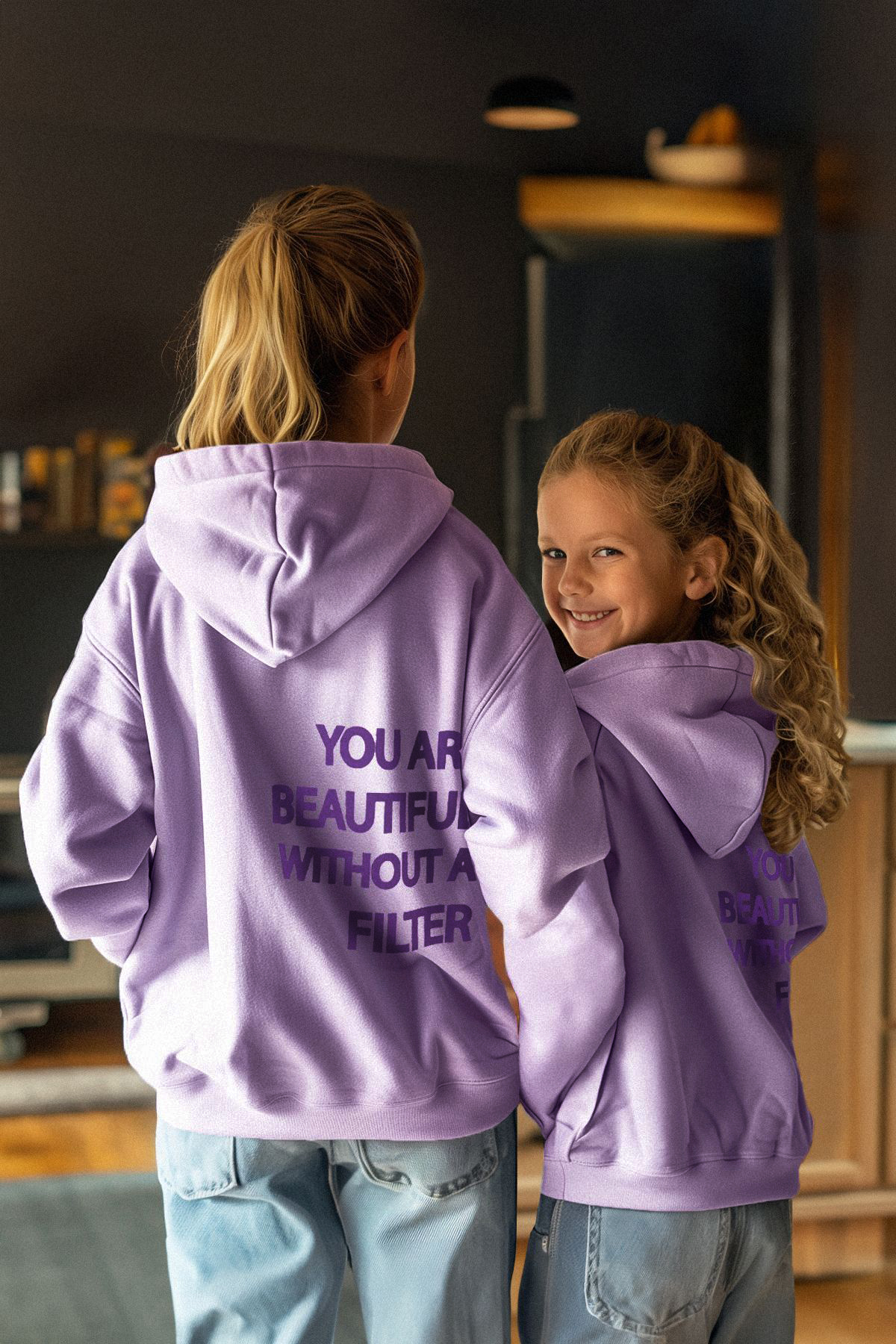 Trendyolmilla  Lila Kız Çocuk Anne-Kız Sırt Baskılı Örme Mini Me Sweatshirt TKDAW25SW00048