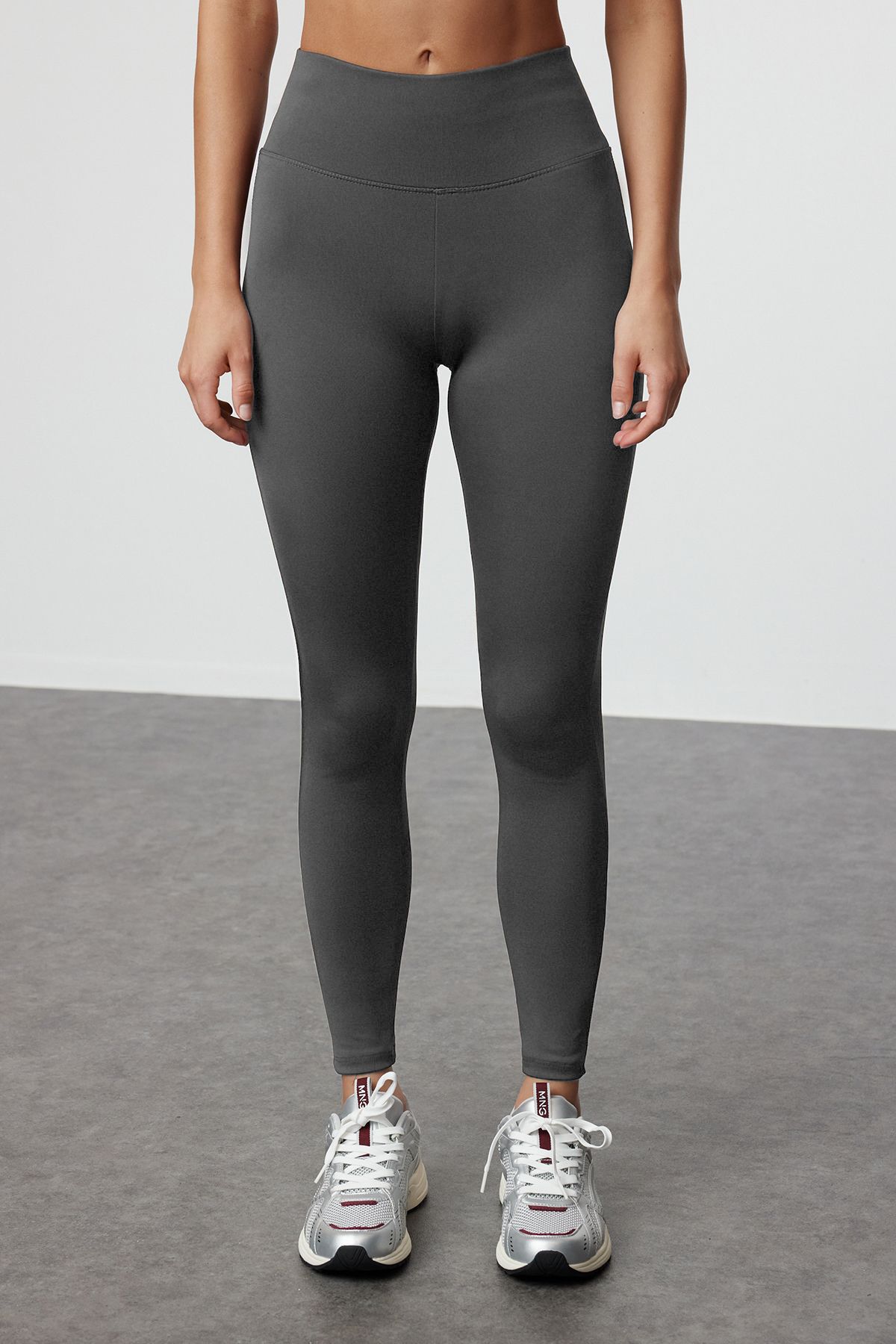 Trendyol Collection-Anthrazitfarbene gestrickte Sportstrumpfhose mit breiter Taille und extra Erholung in voller Länge TWOAW21TA0029 3