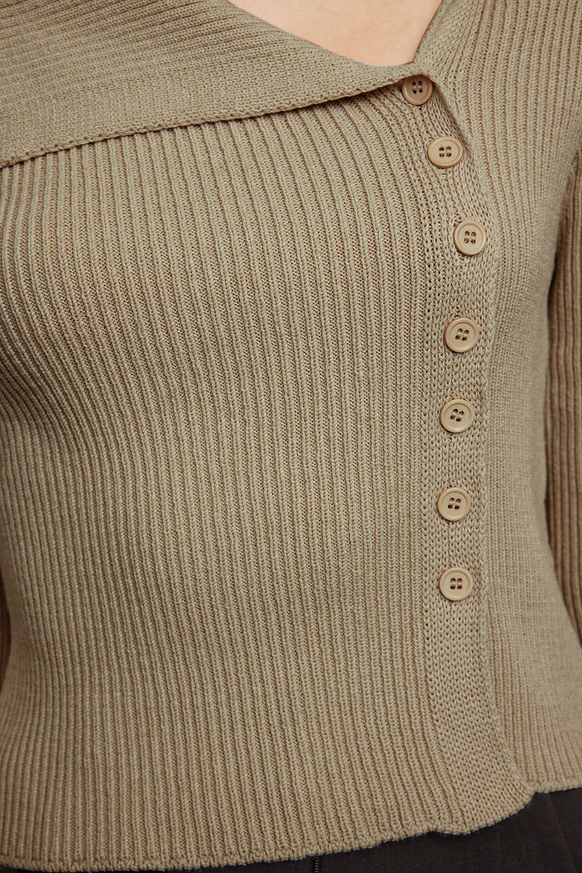 Trendyolmilla  Bej Merserize Görünümlü Premium İplik/Özel İplik Fitted/Vücudu Saran Triko Hırka TWOAW25HI00254 - Görsel 4