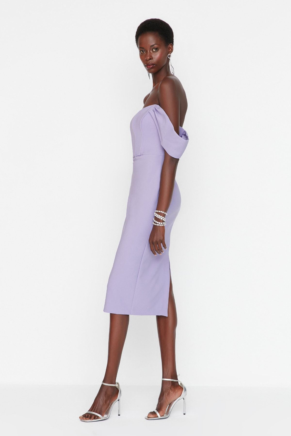 Trendyol Collection Liliowa dopasowana sukienka wieczorowa z podszewką z tkaniny Tprss22El00097