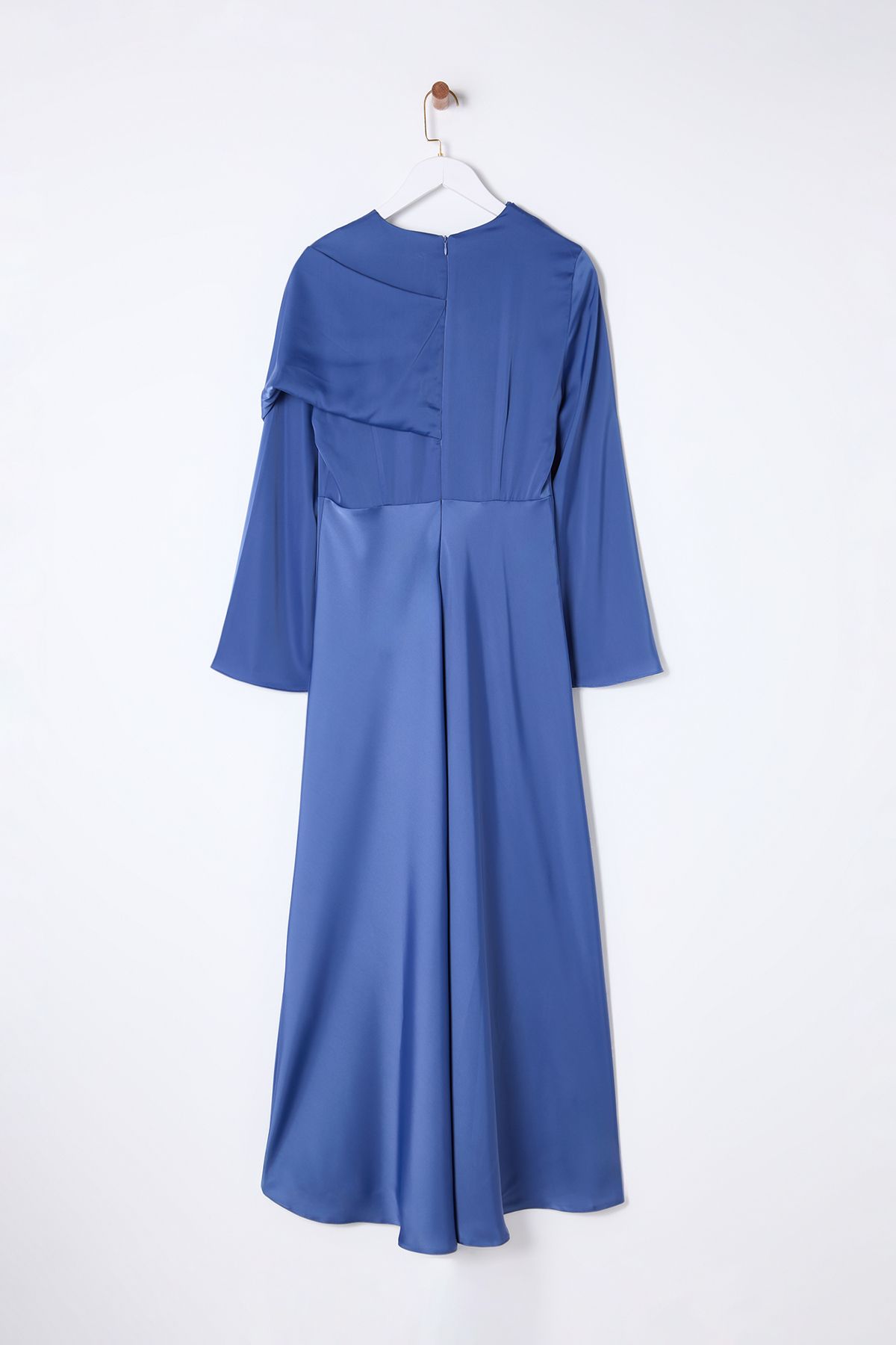 Trendyol Modest-فستان سهرة من الساتان بتفاصيل شال أزرق TCTSS25DB00009 8