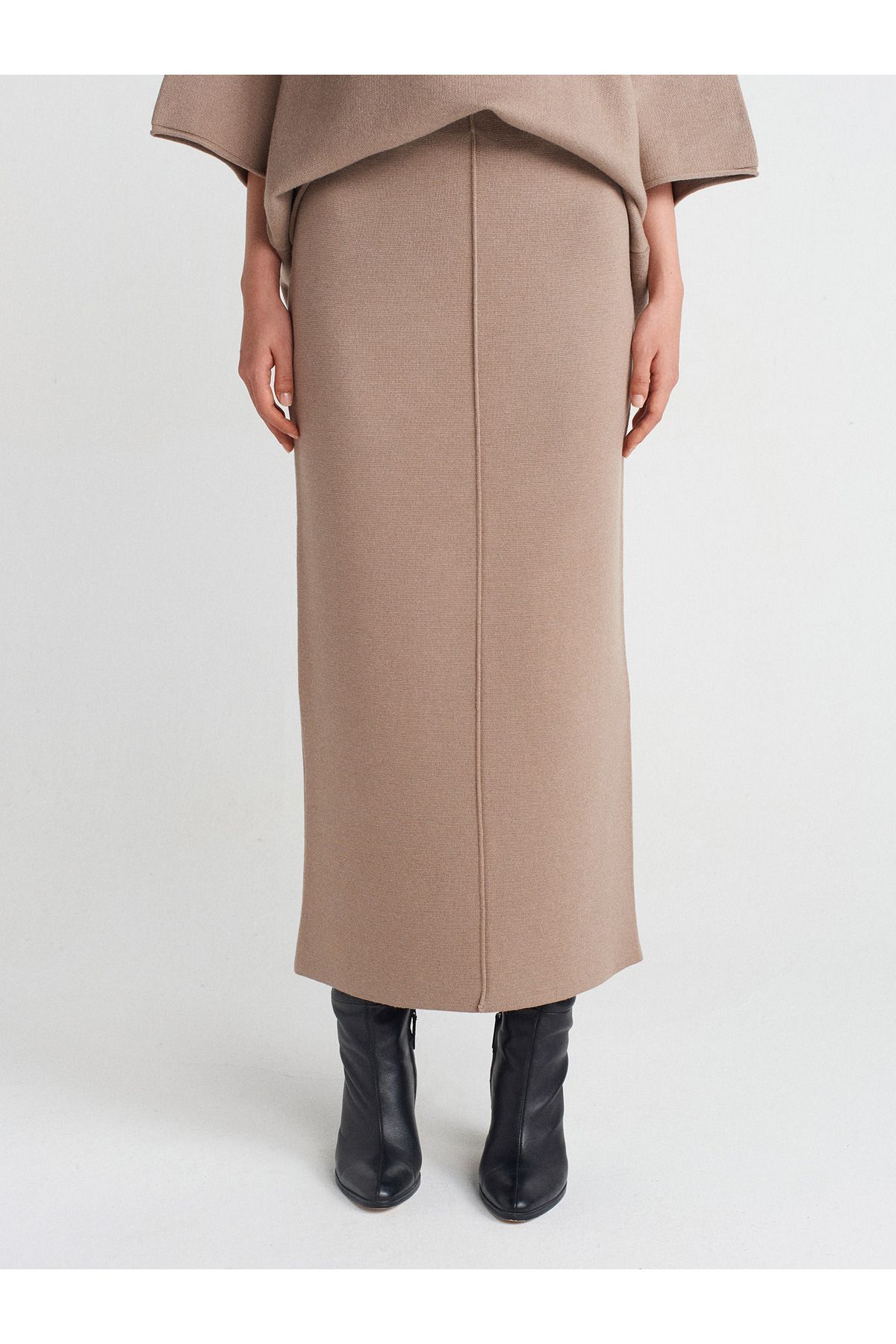 Dilvin-80116 Model - Dark Mink Knitwear Skirt with Elastic Waist and Stitching Slit 3