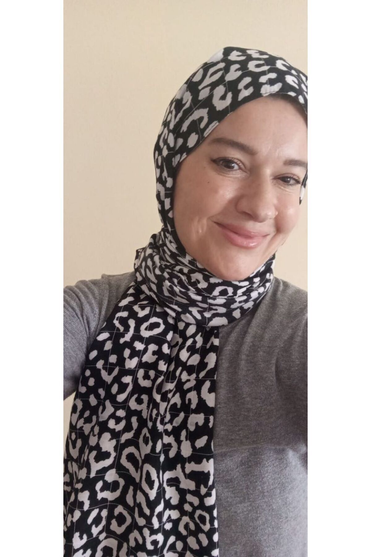 İskeçe Exclusive-Leopard Print Black and White Scarf in Custom Box 4