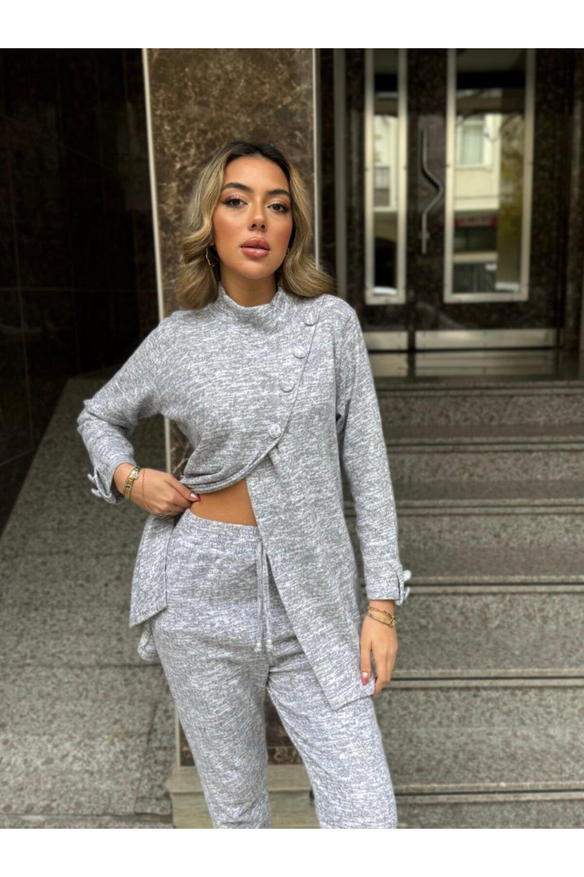 leyla sanat sanata yeni bir bakış açısı leyla sanat sanata yeni bir bakış açısı Kadın Uzun Kollu Balıkçı Yaka önden Düğmeli Bluz Ve Pantolon