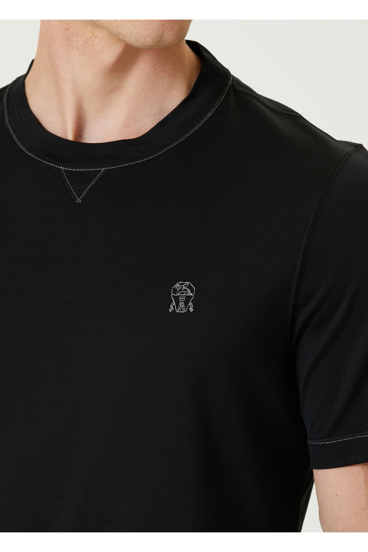 Brunello Cucinelli-Black Logo Embroidered T-Shirt Size: XL 5