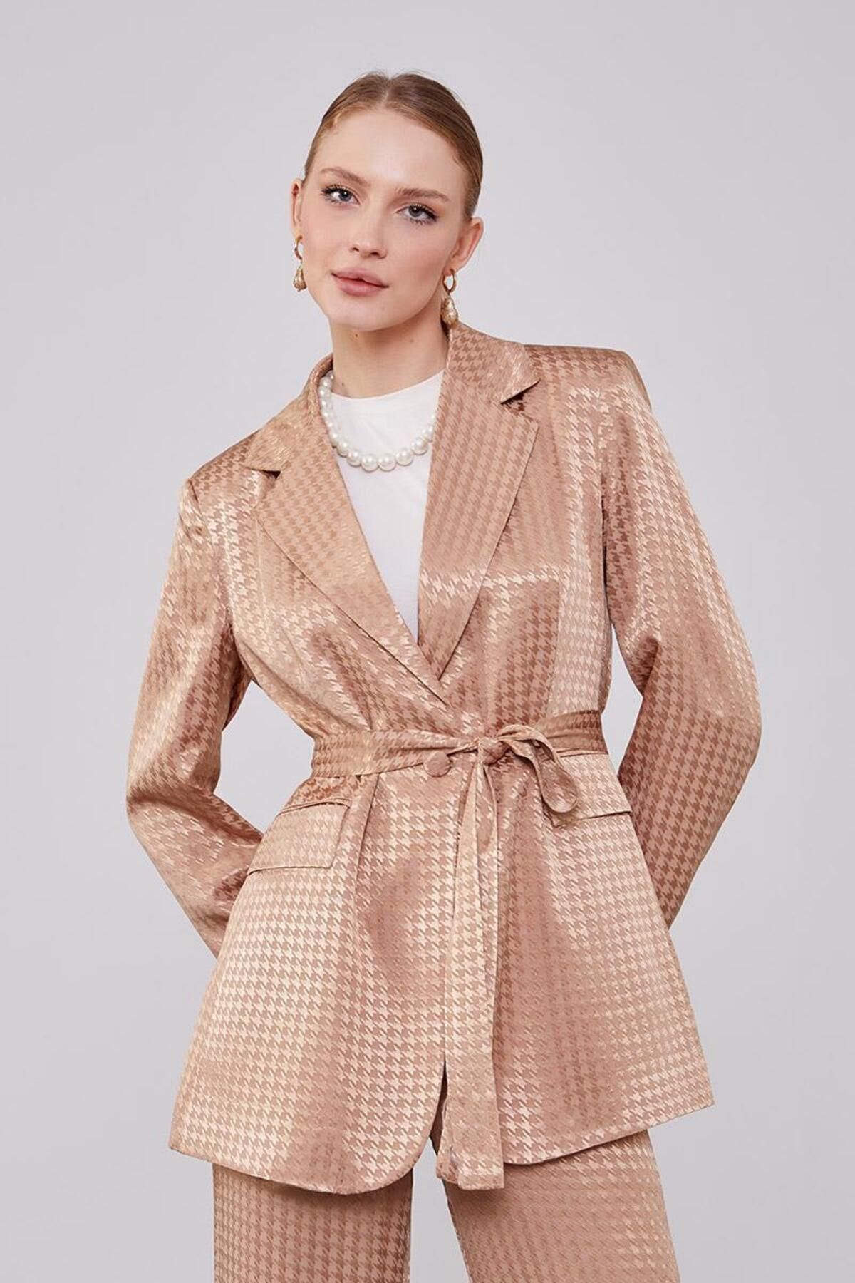Levidor-Camel Houndstooth Patterned Set - Jacket and Top 3
