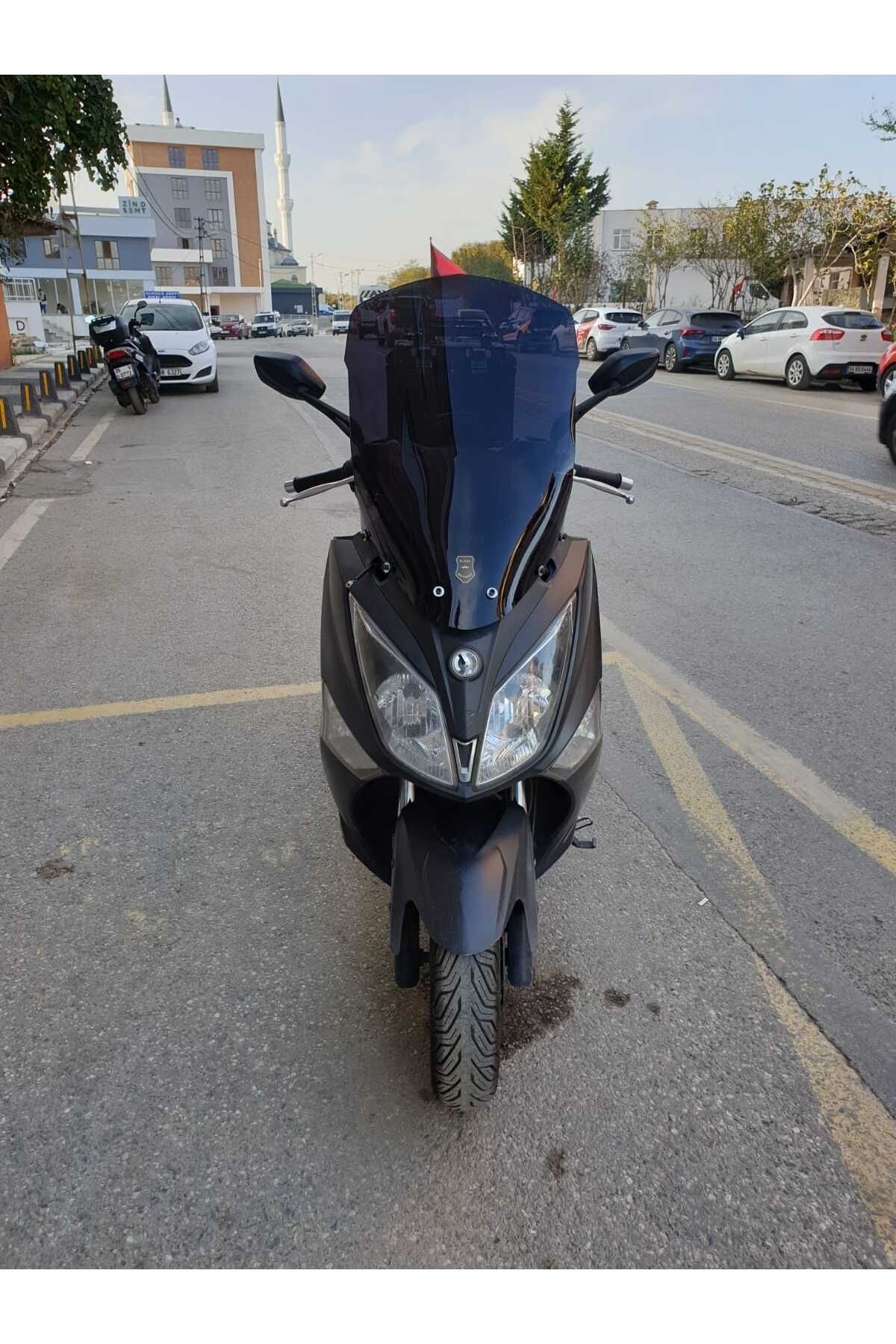 SYM Joymax 250 İ Siperlik Ön Cam 2013 2016 Model 65cm Siyah Renkli 4mm ORTA BOYLU CAM İADESİ YOKTUR