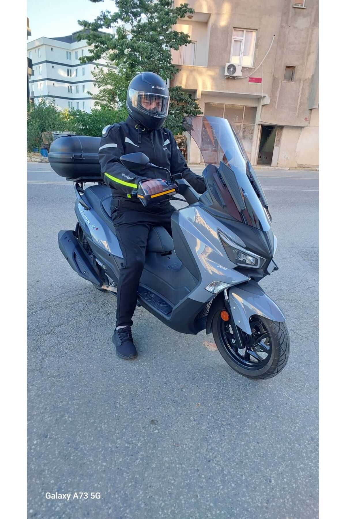 SYM Joymax Z Plus Siperlik Ön Cam 2023-2025 Model 70cm Füme Renkli 4mm