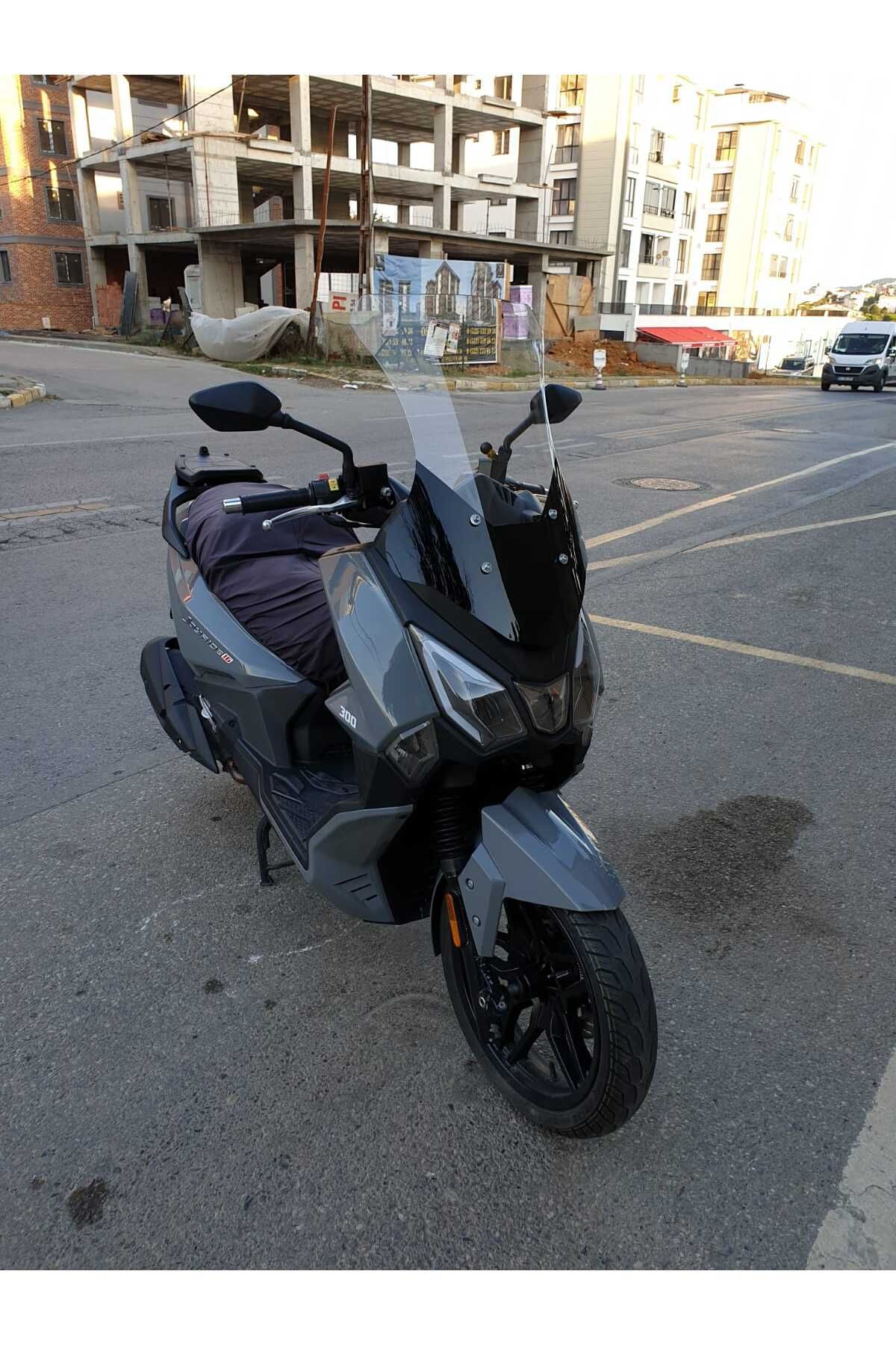 SYM Joyride 300 Siperlik Ön Cam 2023-2025 Model 65cm Şeffaf Renkli 4mm ORTA BOYLU CAM