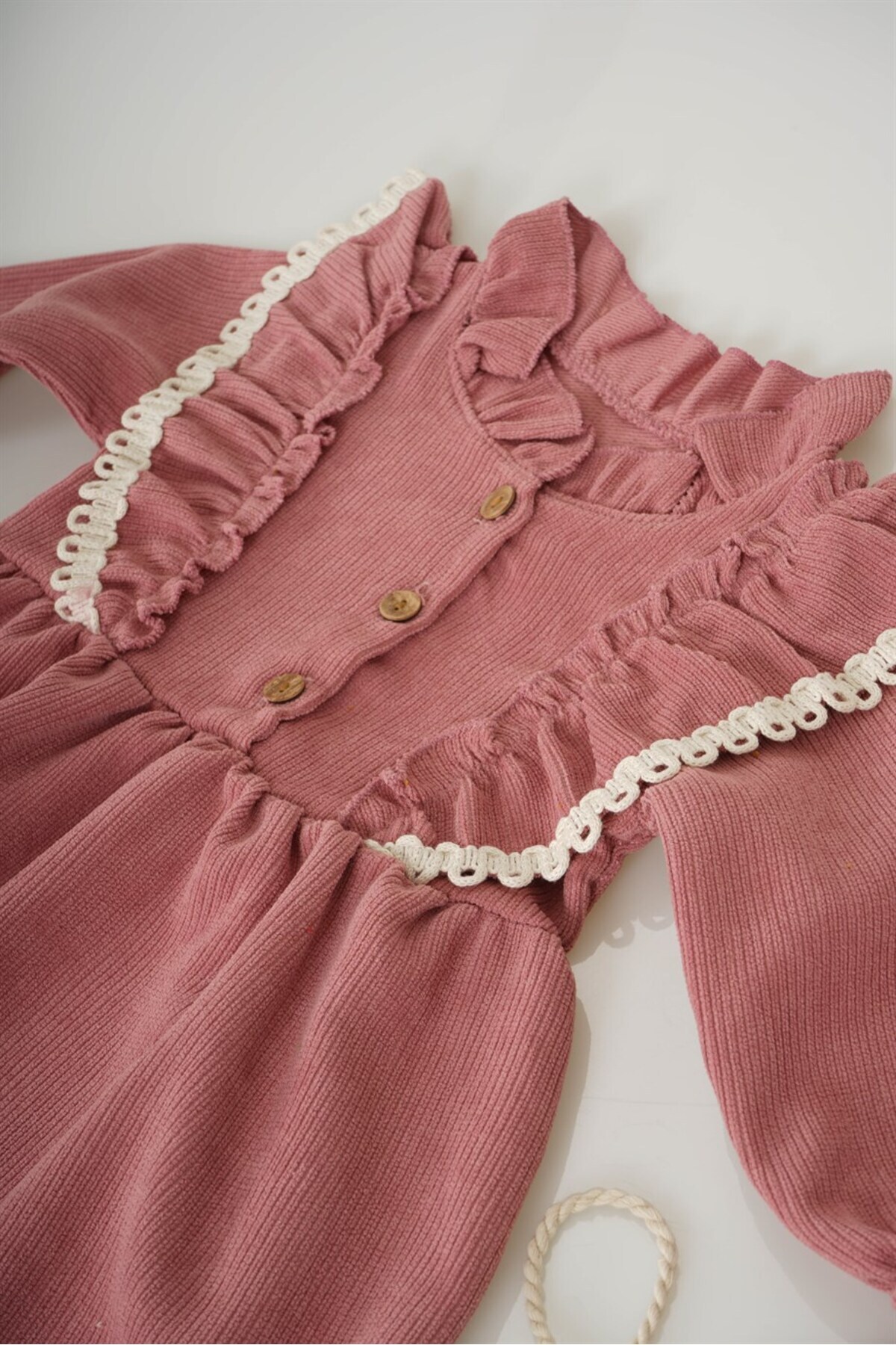 MİNİKO KİDS KIZ BEBEK UZUN KOL PAPATYA DESENLİ ÇANTALI BAYRAMLIK ELBİSE fotoğrafı 7 (önizleme)