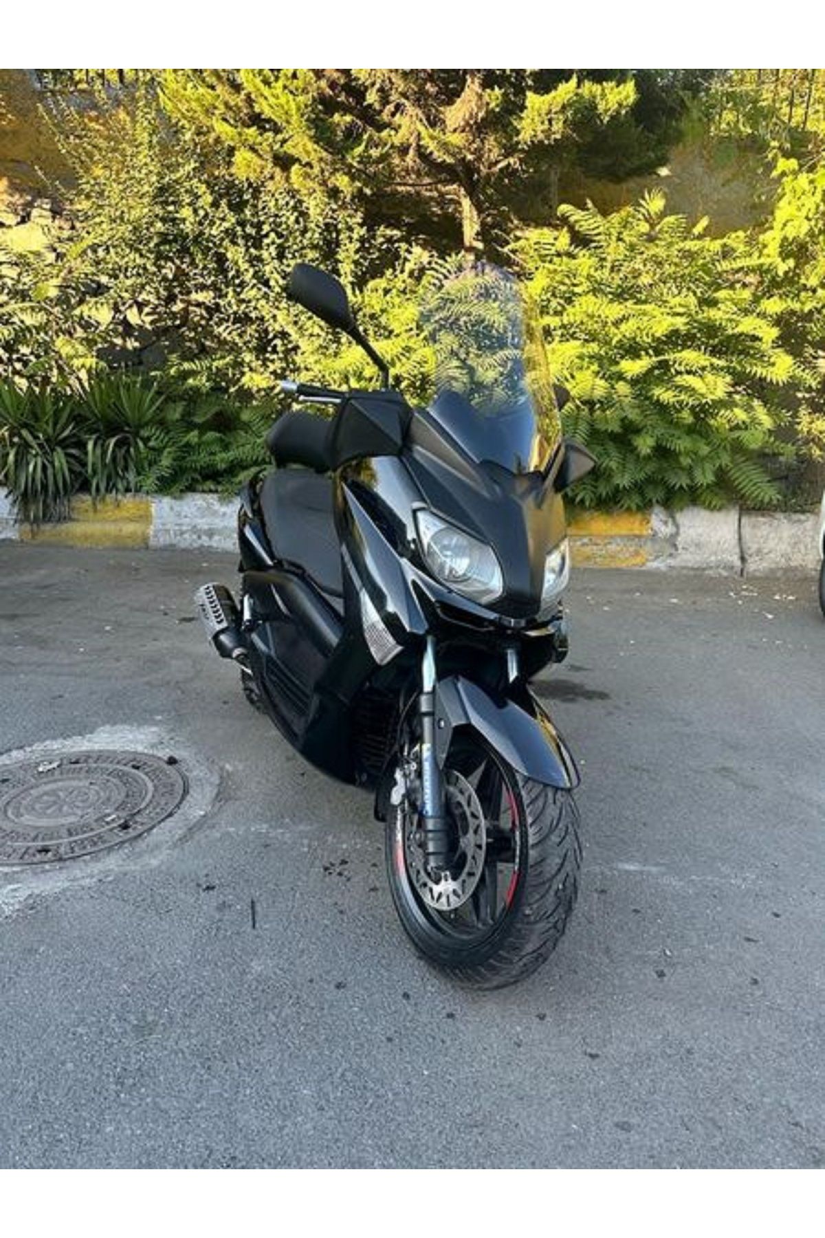 Yamaha Xmax 250 Siperlik Ön Cam 2011 2013 Model 55cm Füme Renkli 4mm KISA SPOR CAM