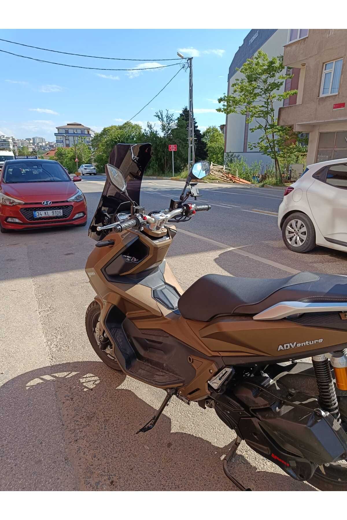 Yuki Adventure 150 Siperlik Ön Cam 2023-2025 Model 65cm Siyah Renkli 4mm ORTA BOYLU CAM