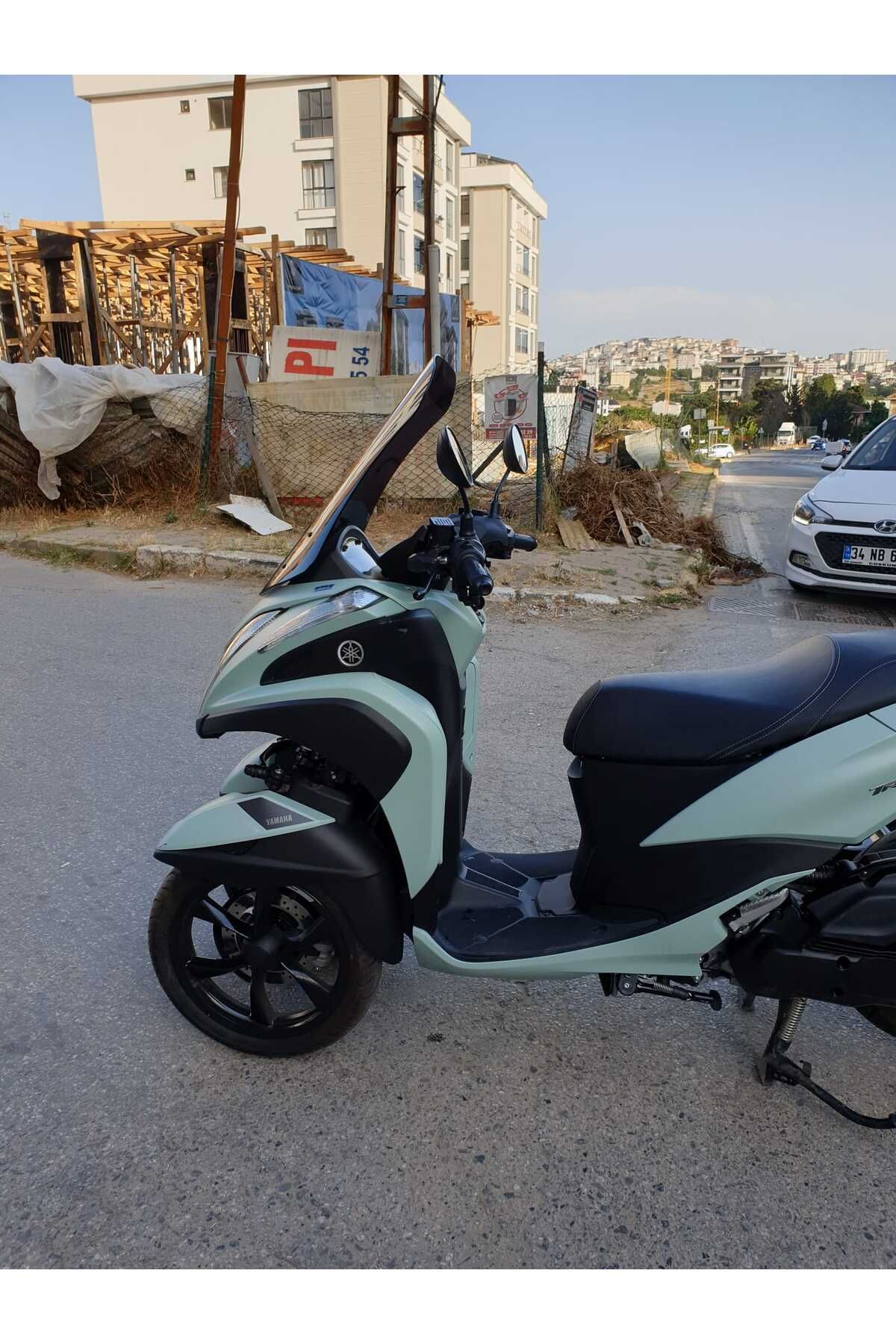 Yamaha Tricity 125 Siperlik Ön Cam 2014 2025 Model 60cm Siyah Renkli 4mm