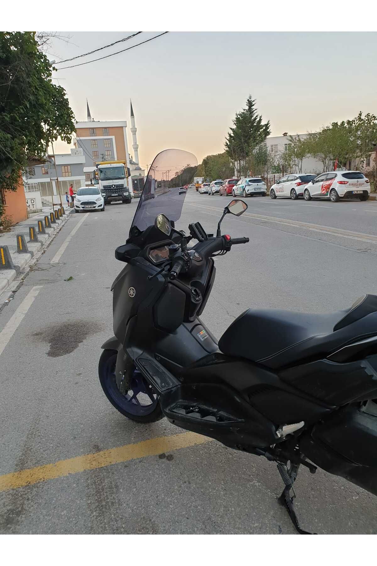 Yamaha Xmax 250 Siperlik Ön Cam 2023-2025 Model 65cm Şeffaf Renkli 4mm ORTA BOYLU CAM