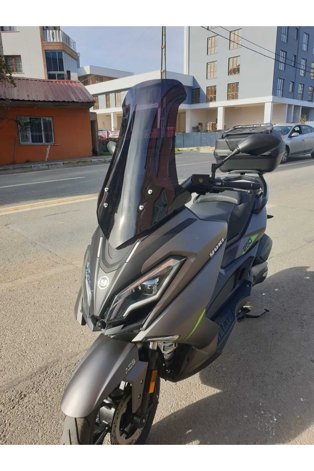 Yuki Explorer 250 Siperlik Ön Cam 2021-2025 Model 72cm Siyah Renkli 4mm UZUN CAM