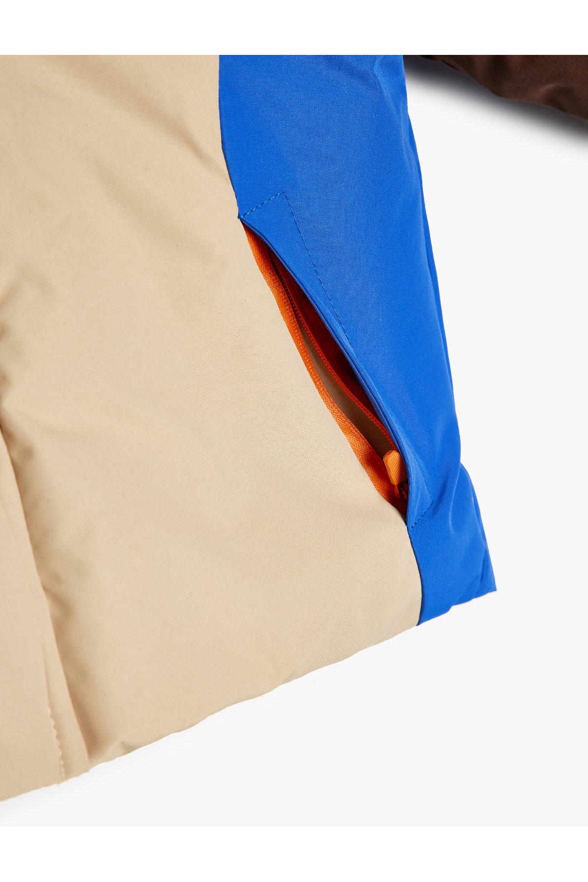 Koton Kapşonlu Fermuarlı Uzun Kollu Cep Detaylı Renk Bloklu Mont&nbsp; fotoğrafı 4 (önizleme)