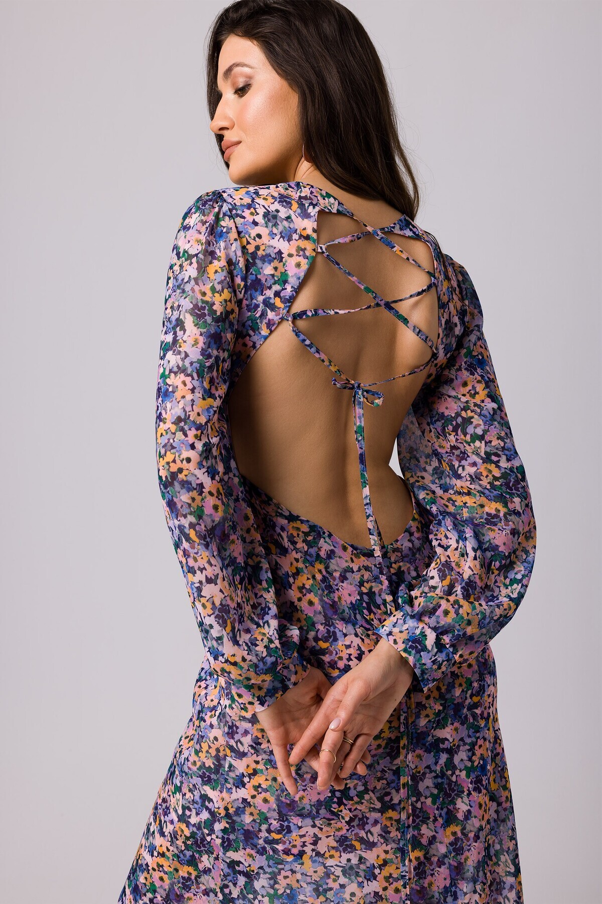 Makover-Maxi floral dress with open back 4