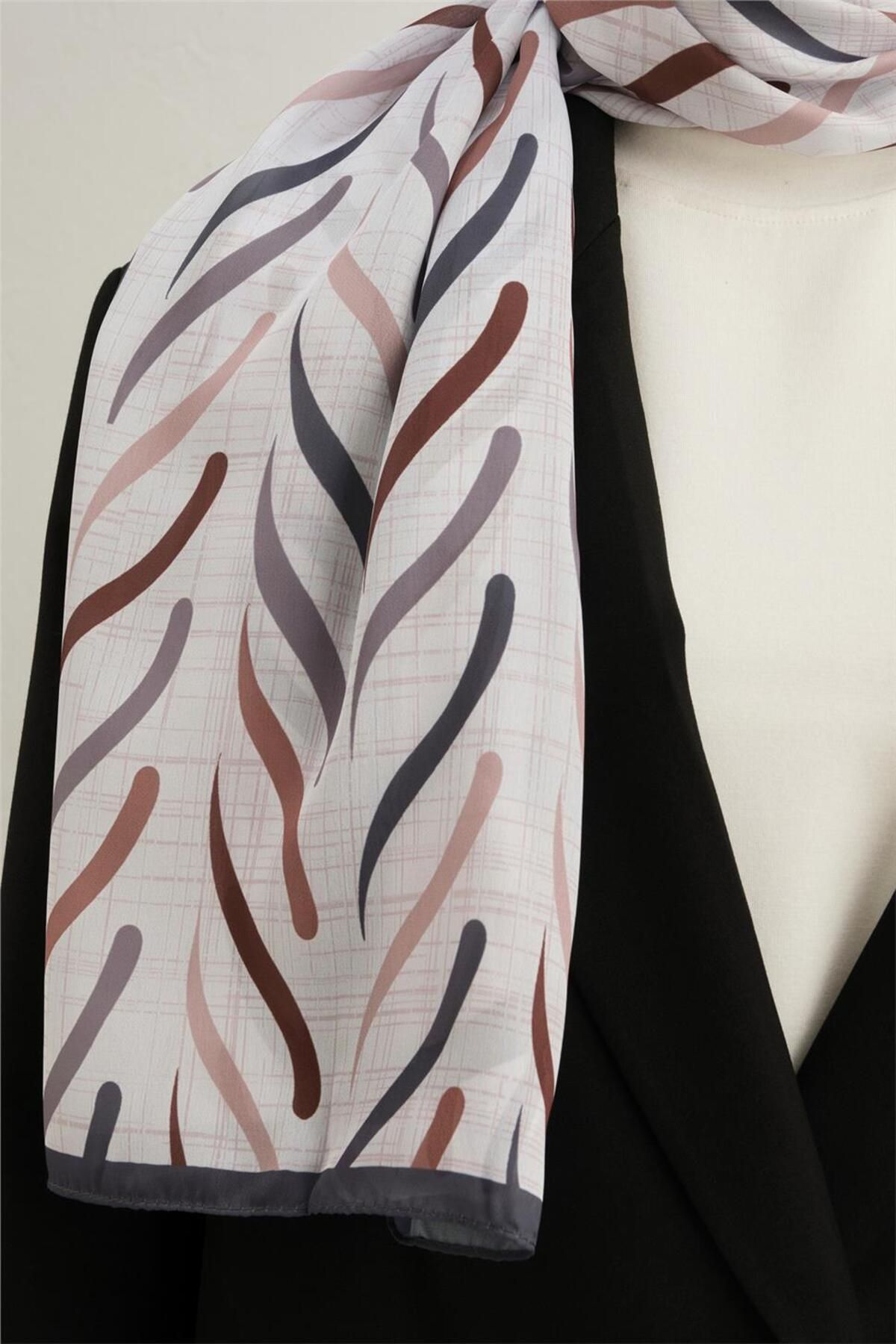 Armine-Life 8045 9 07 Model Shawl 2