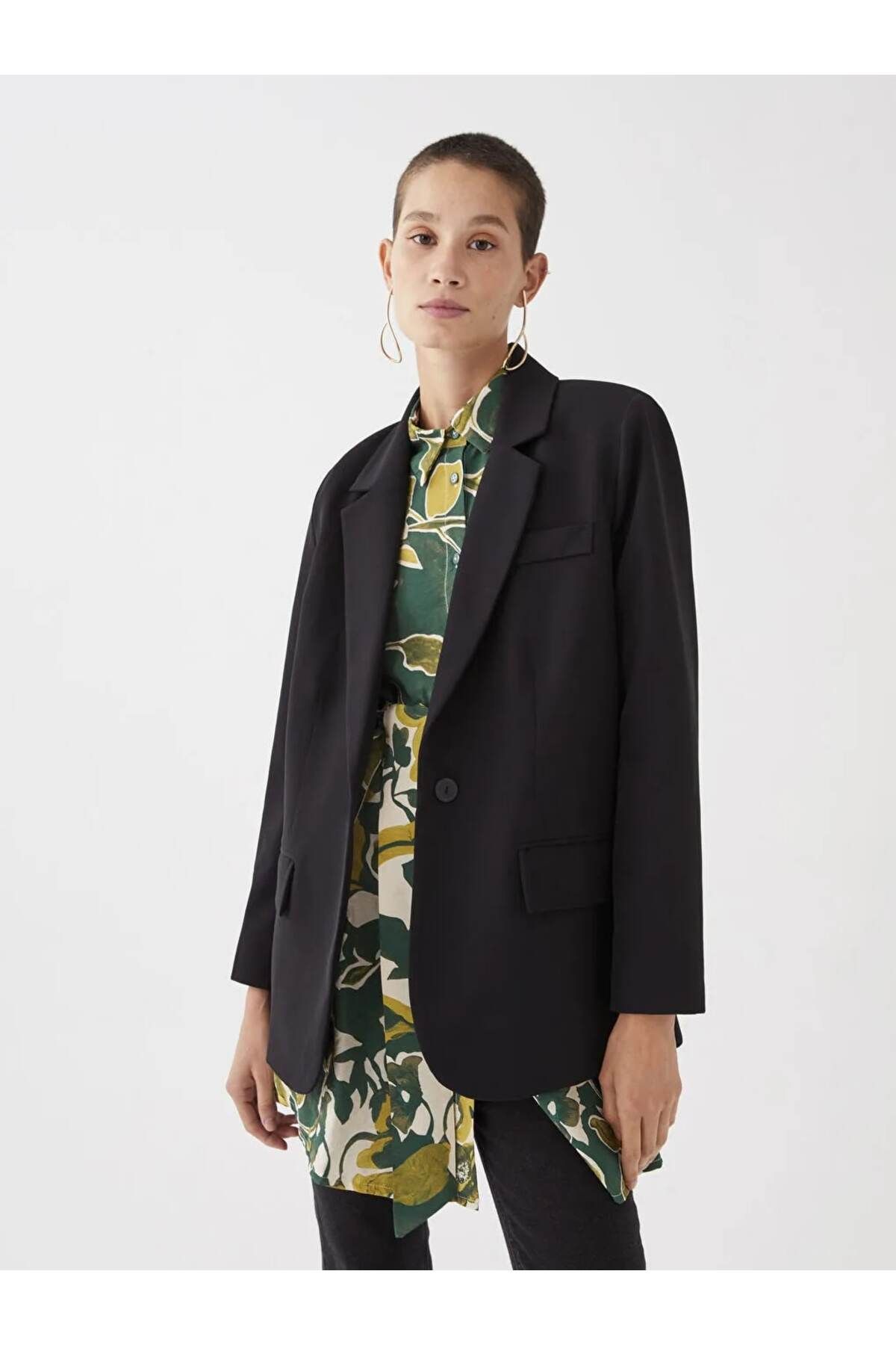 LC Waikiki LCW Modest Siyah Düz Uzun Kollu Kadın Blazer Ceket