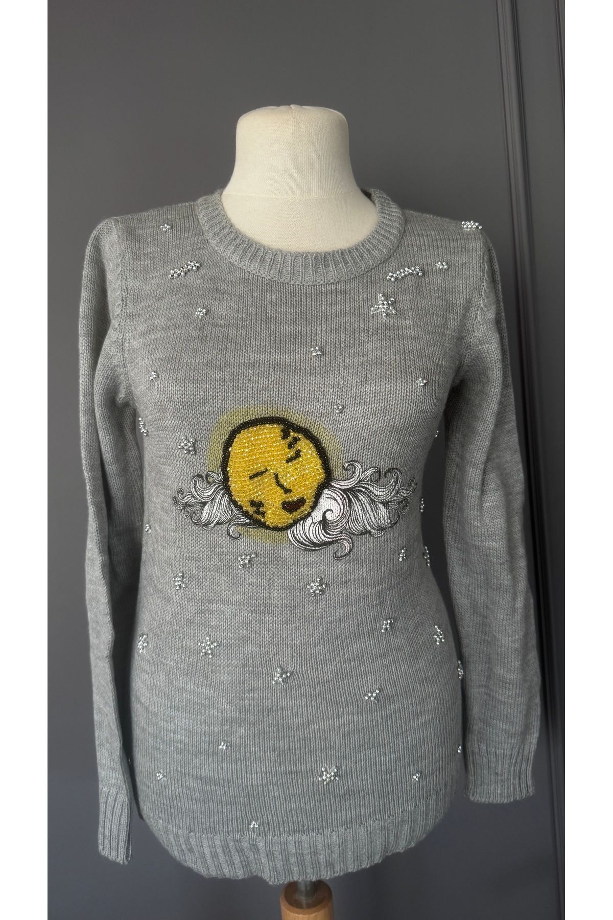 Kübra Tekin-Bead Embroidered Special Design Gray Sweater 1