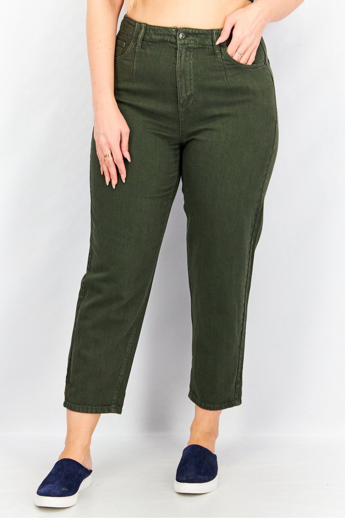 edc-Women Regular Fit Straight Cuffed Hem No Stretch Jeans, Forest Green 1