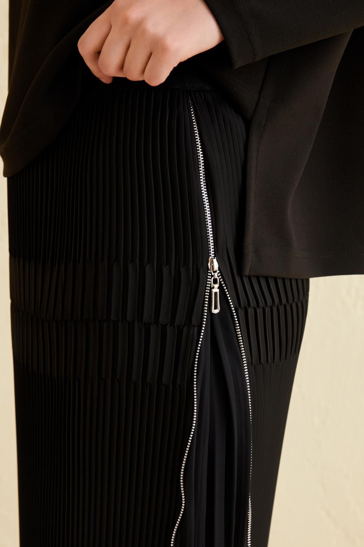 MissWhence-Pleated Long Skirt - Side Zipper Detail 4