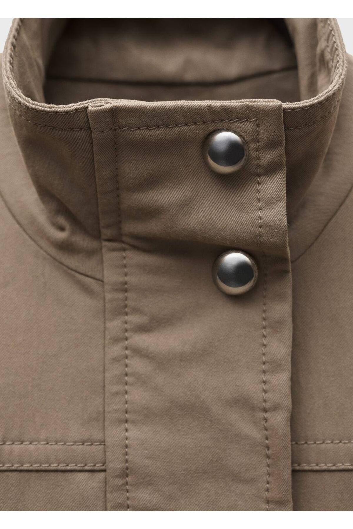 MANGO Woman-Kapesní parka s vysokým límečkem 7