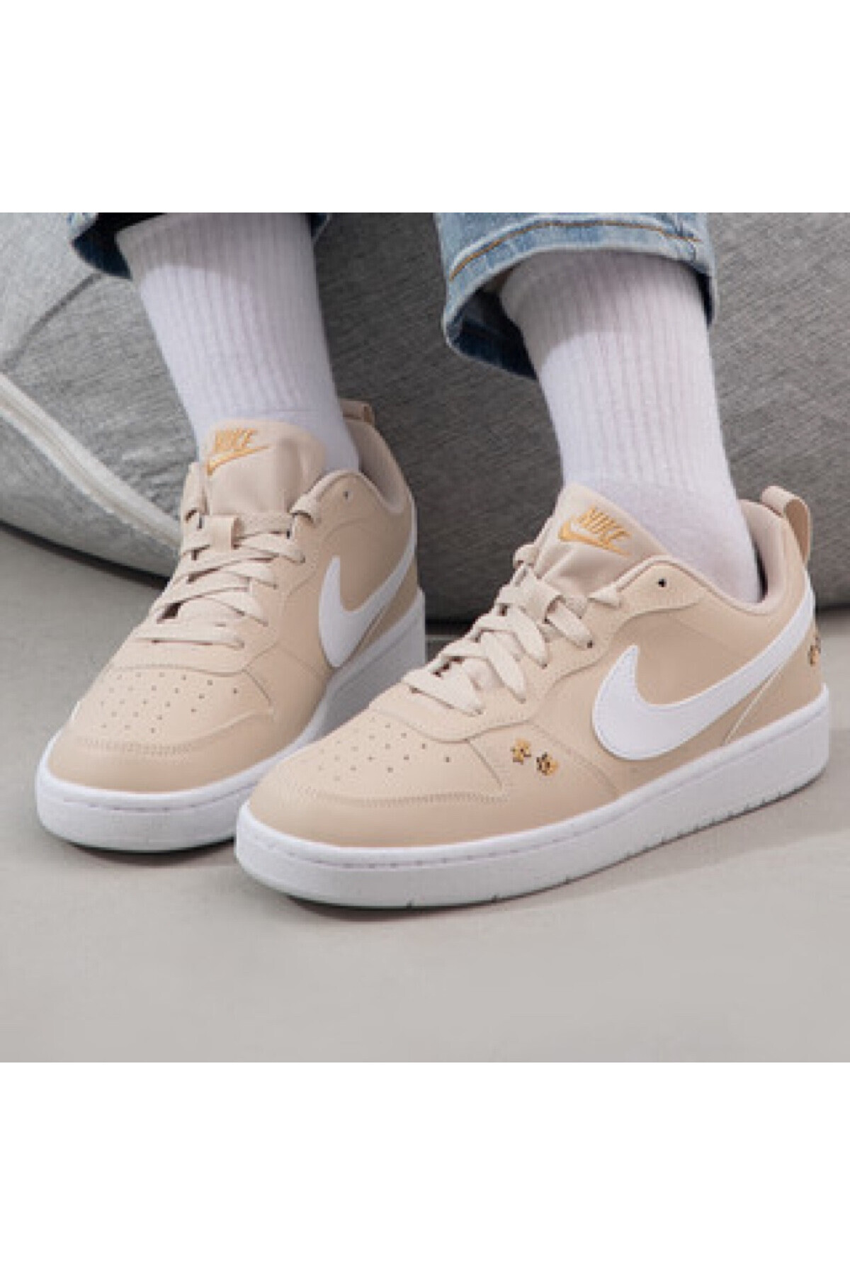cream sneakers womens nike