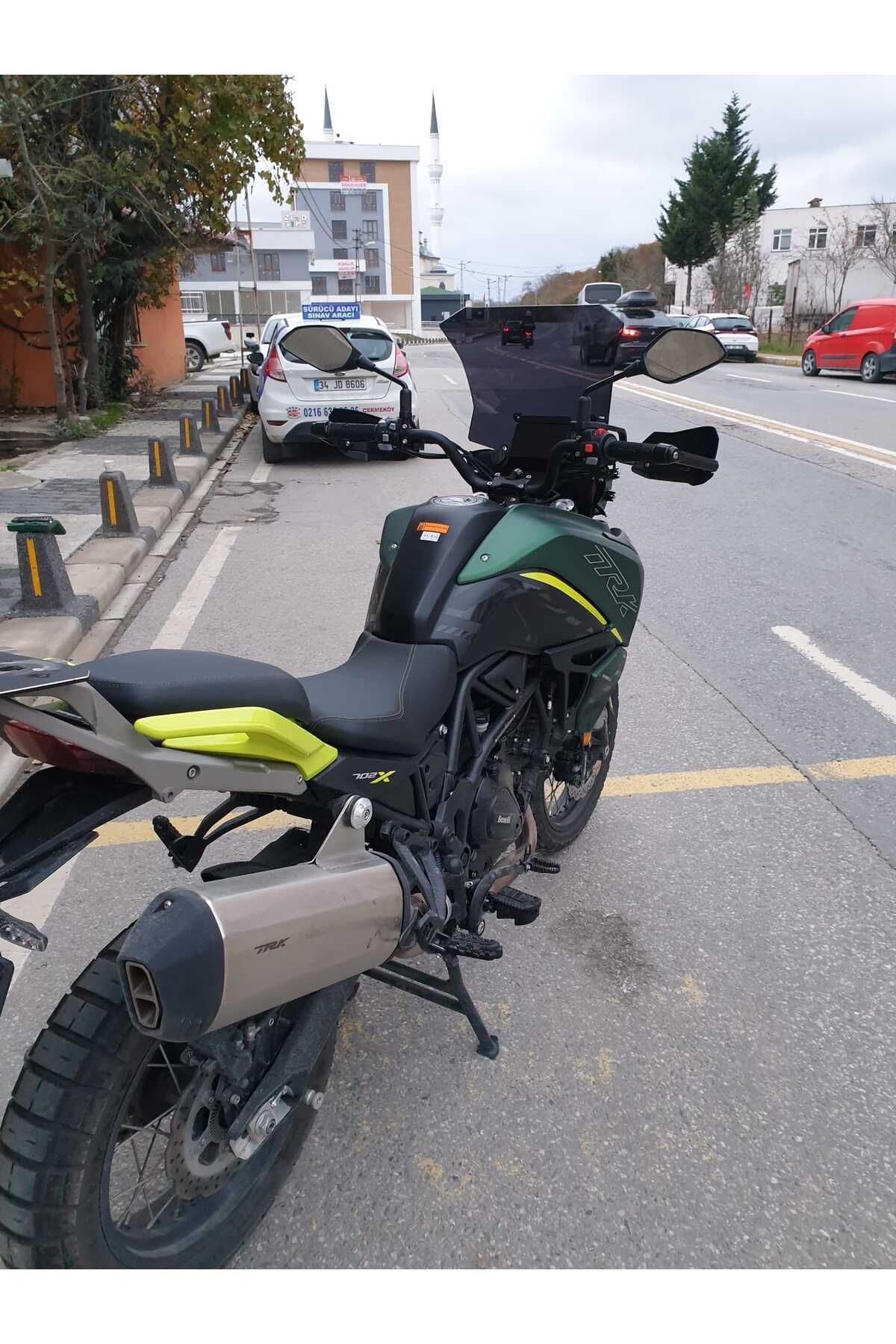 Benelli TRK 702 X Siperlik Ön Cam 2025 Model 51cm Siyah Renkli 4mm 1. TASARIM