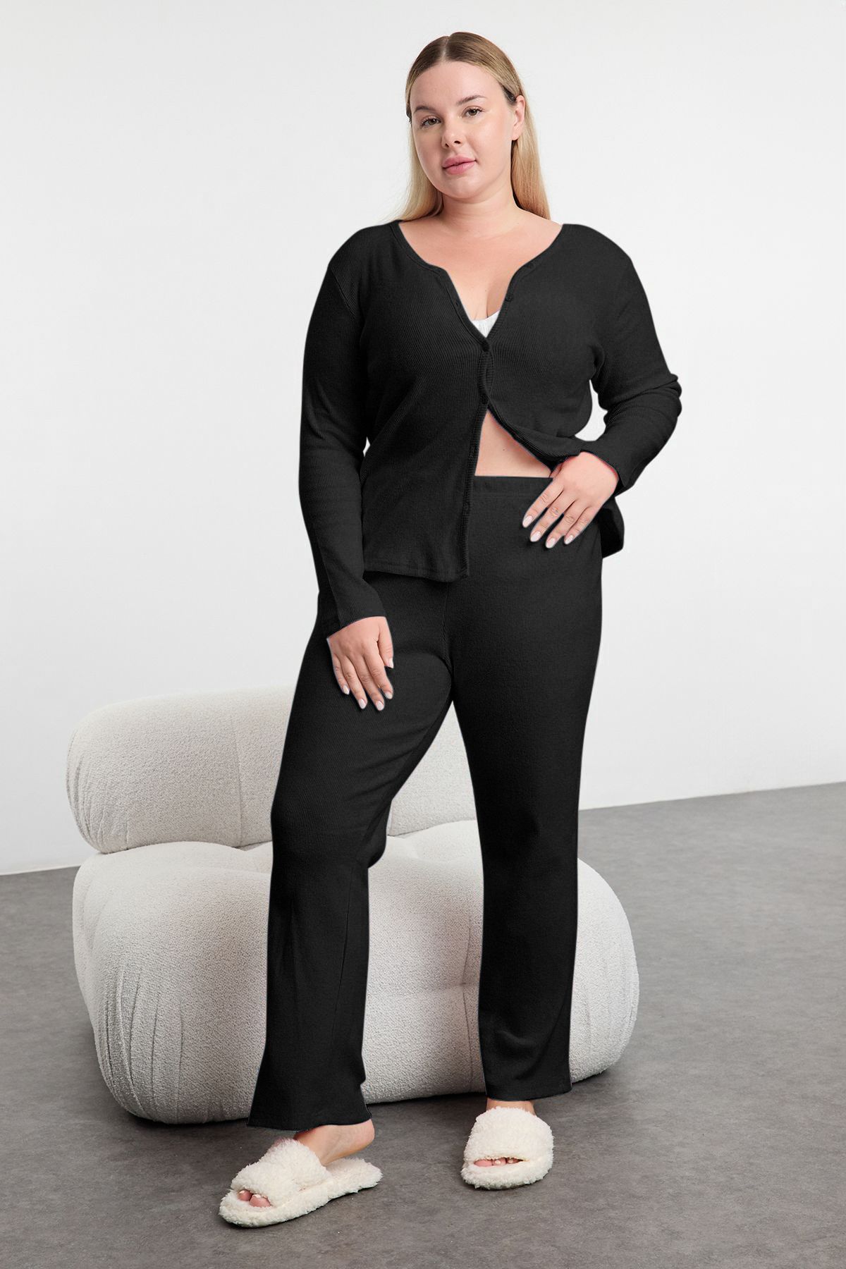 Trendyol Curve Czarny Szczotkowany Miękki Prążkowany Kardigan Dzianinowy Zestaw Piżam Tbbaw25ai00089 Kobieta - 4XL