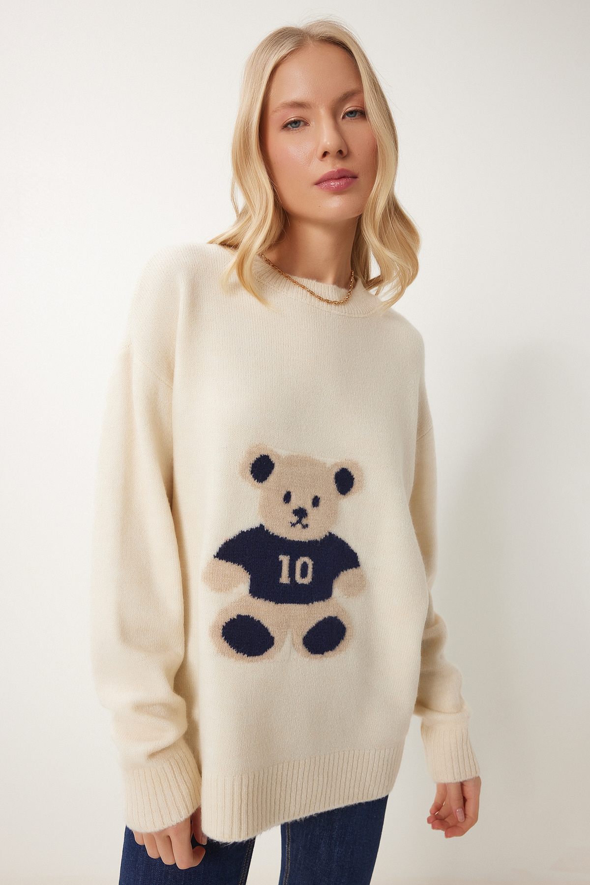 Happiness İstanbul Дамски кремав пуловер с текстура на меко мече Mx00177