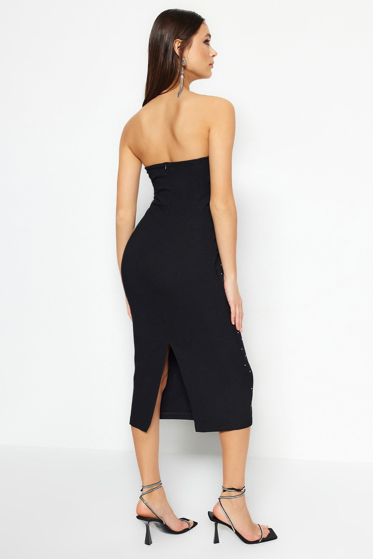 Trendyolmilla  Siyah Vücuda Oturan Astarlı Parlak Taşlı Dokuma Şık Abiye Gece Mezuniyet Elbisesi TPRSS23EL00476 - Görsel 6