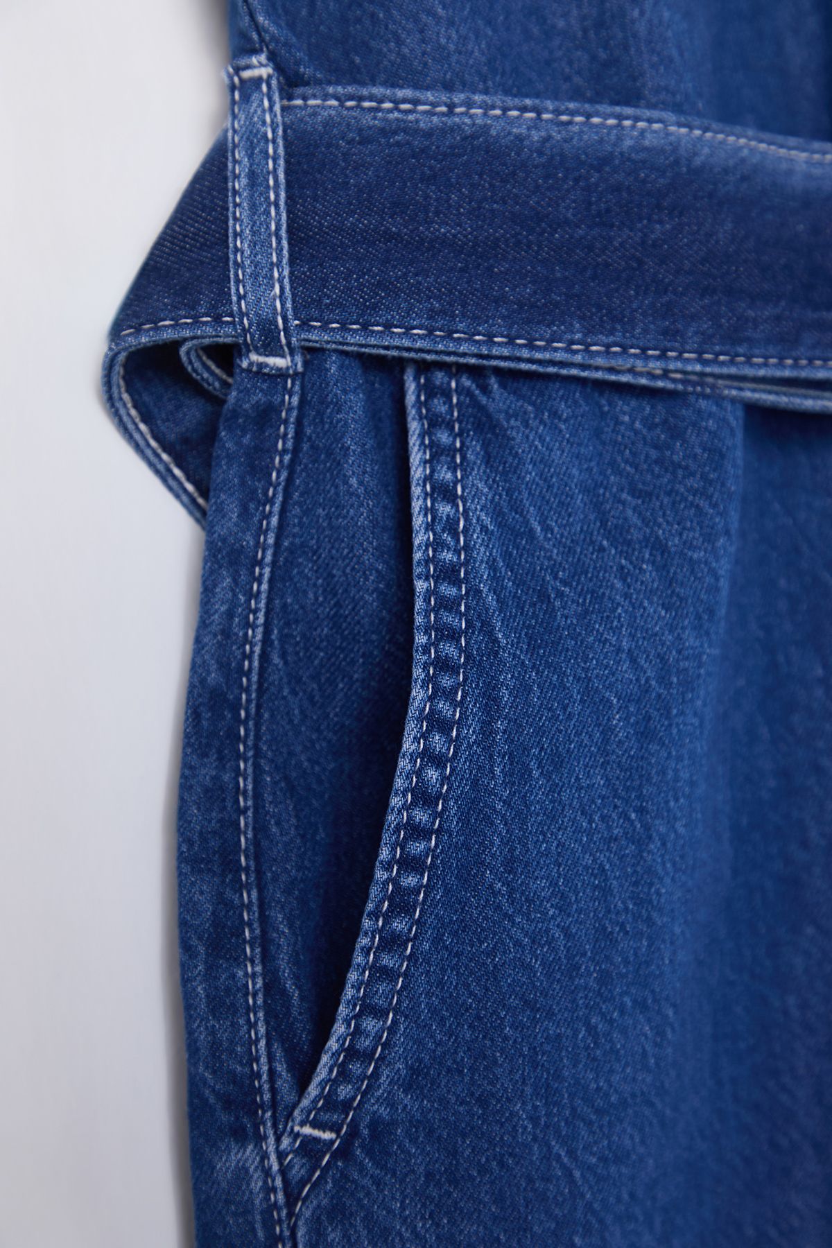 Trendyol Collection-Salopetă albastră din denim cu mânecă scurtă, cu buzunar, cu centură TWOSS25TU00003 7