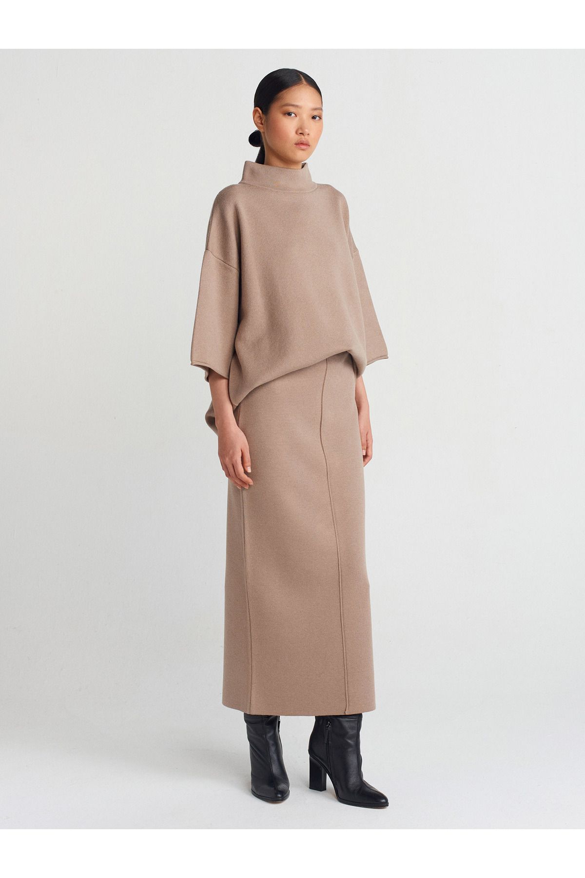 Dilvin-80116 Model - Dark Mink Knitwear Skirt with Elastic Waist and Stitching Slit 1