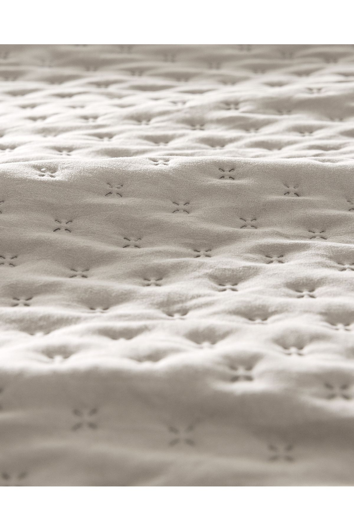 Madame Coco-Rennes Ecru Single Bedspread 4