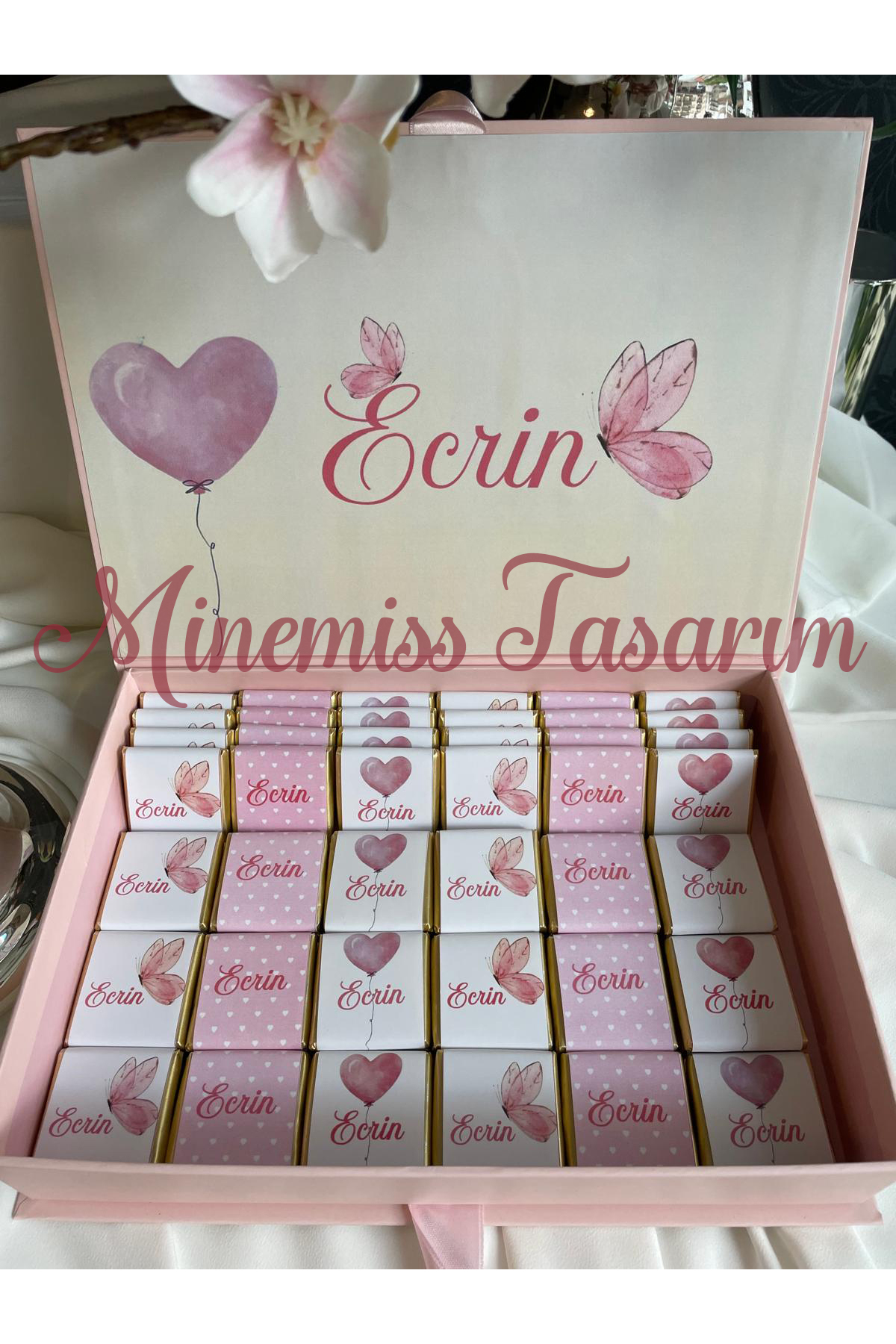Minemiss Tasarım Kutulu İsme Özel Tasarımlı Kız-Erkek Bebek Çikolatası 100 Adet Dogum-Yaş Günü-Hediyelik Çikolata fotoğrafı 3 (önizleme)