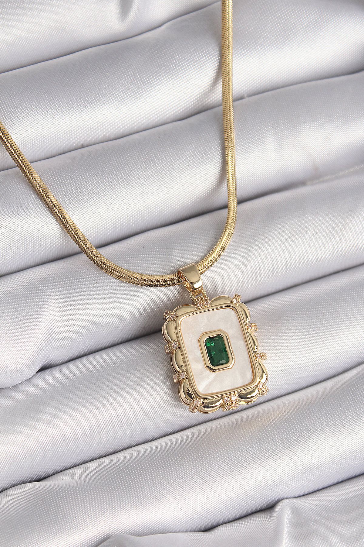 Sele Home-Gold Colored 316L Steel - Women's Necklace with White Pearlescent, Emerald Stones 1