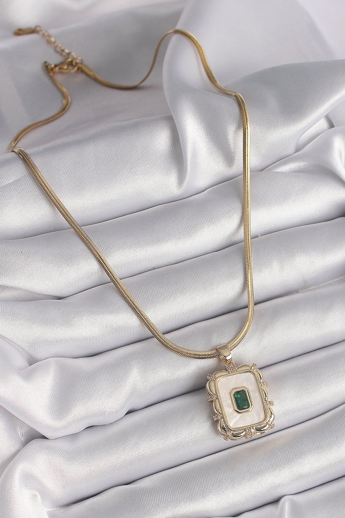 Sele Home-Gold Colored 316L Steel - Women's Necklace with White Pearlescent, Emerald Stones 2