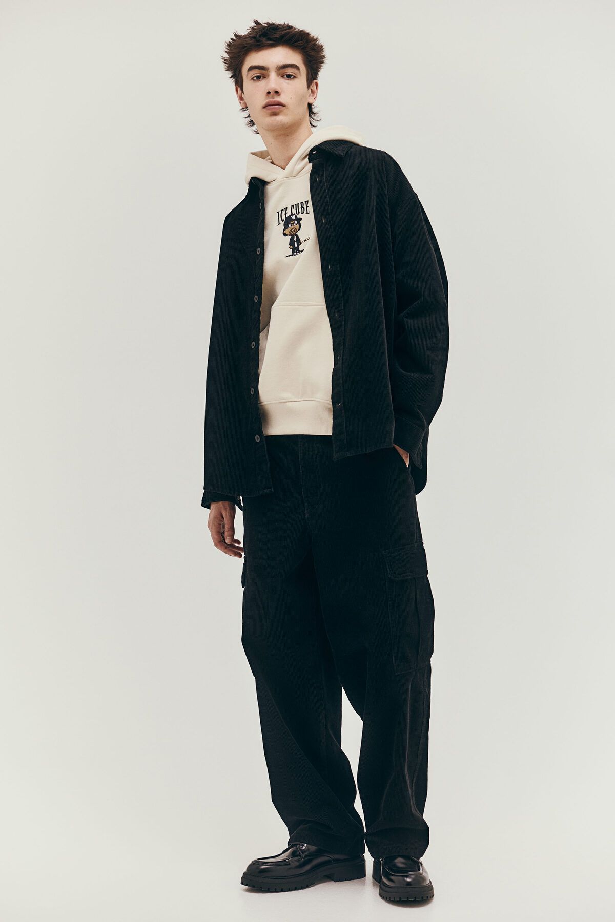 سویشرت آبی مردانه بالای سرپوش و چاپی بزرگ H M H&M