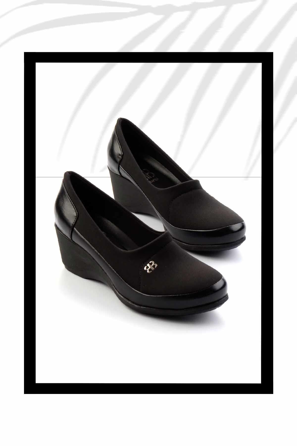 Bambi-Schwarze Damenschuhe mit Keilabsatz K 01311395509 1