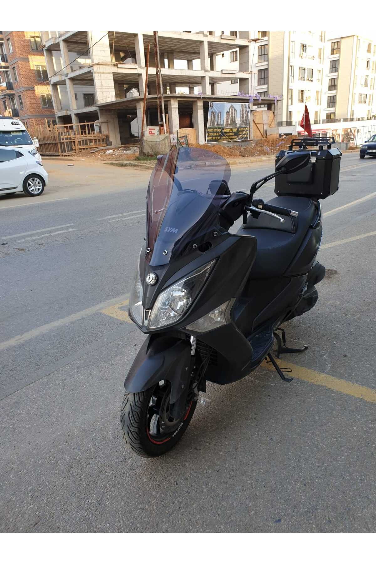 SYM Joymax 250 İ Siperlik Ön Cam 2013 2016 Model 54cm Füme Renkli 4mm KISA SPOR CAM